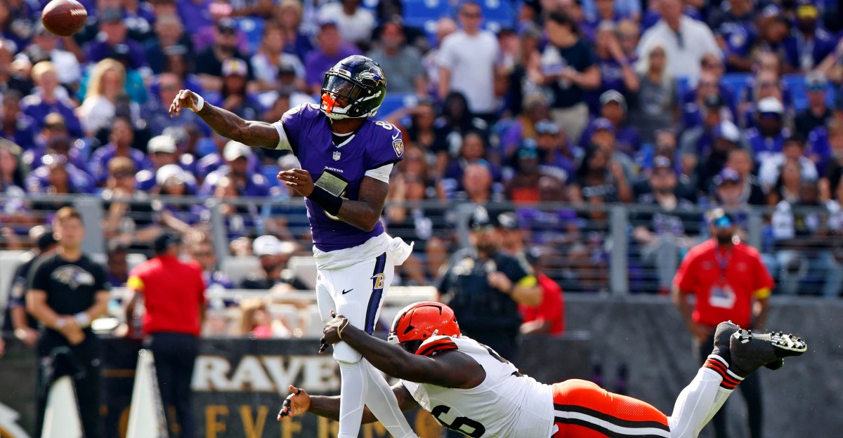 Browns vs Ravens injuries: Lamar Jackson’s knee concern, 6 Ravens DNP
