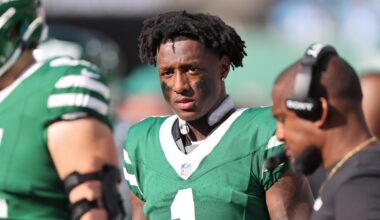 Patriots rivals make pair of blockbusters ahead of NFL trade deadline