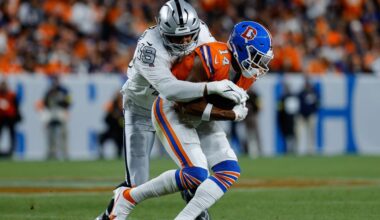 Raiders: Charles Snowden makes most of limited opportunities vs Broncos