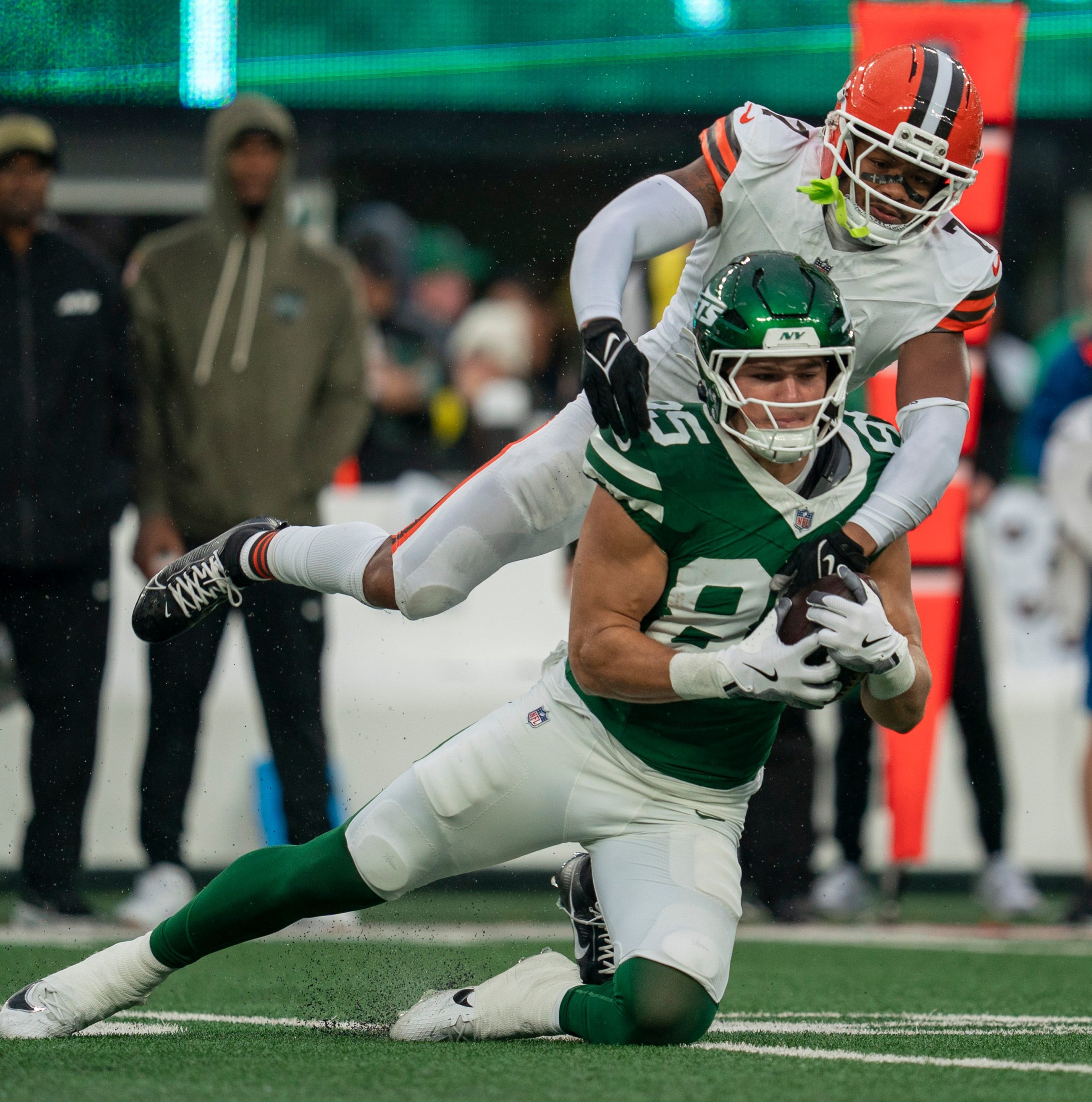 Daily Dawg Chow: Browns lose winnable game to Jets; changes needed