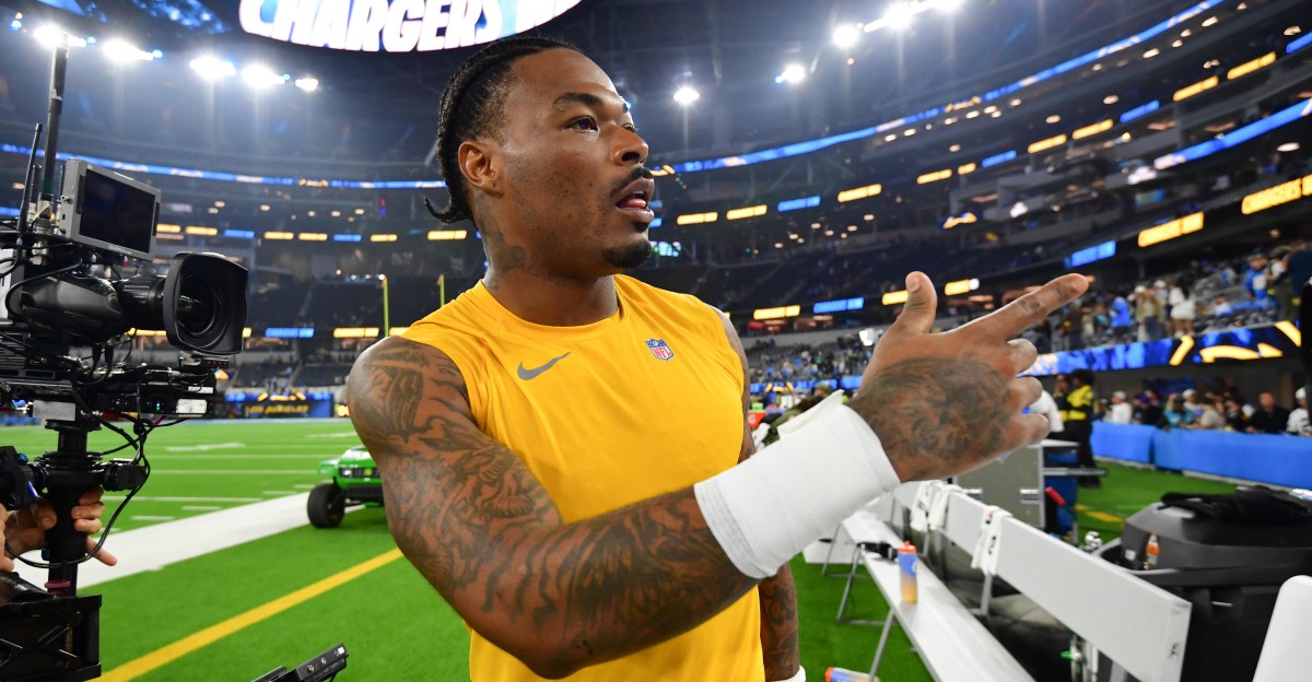 Chargers News: Rob Gronkowski is retiring a Patriot