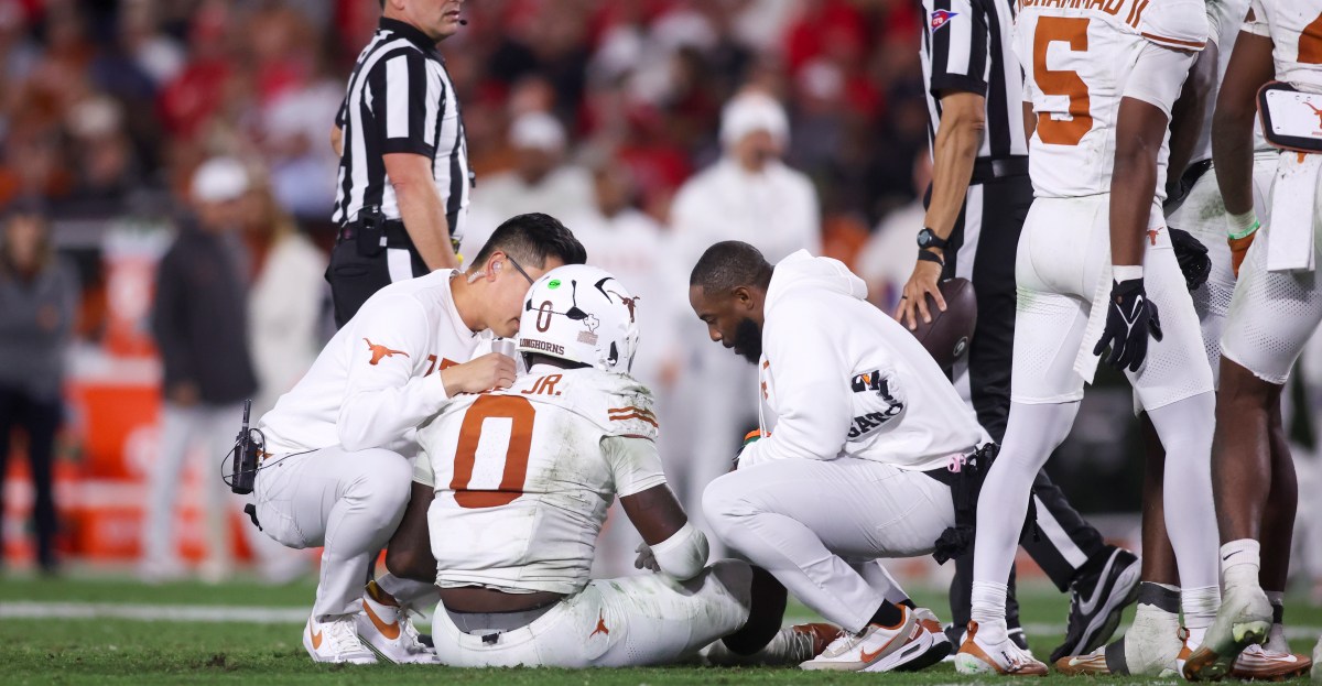 Texas LB Anthony Hill Jr. broke his hand against Georgia