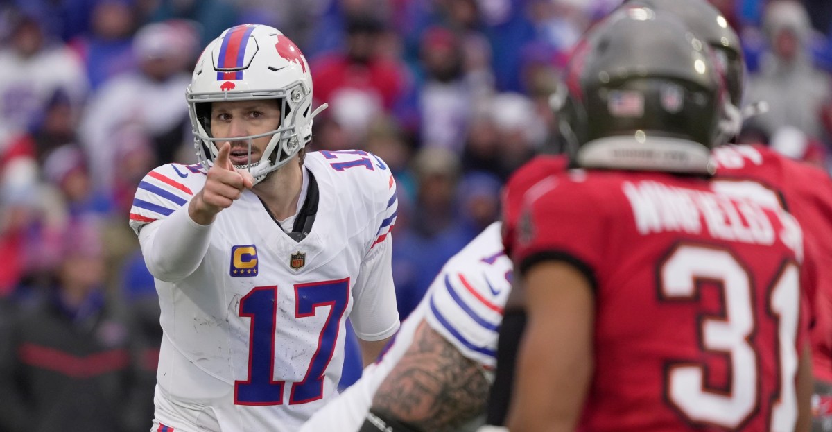 How did the Buffalo Bills score 6 TDs vs. Tampa Bay Buccaneers?