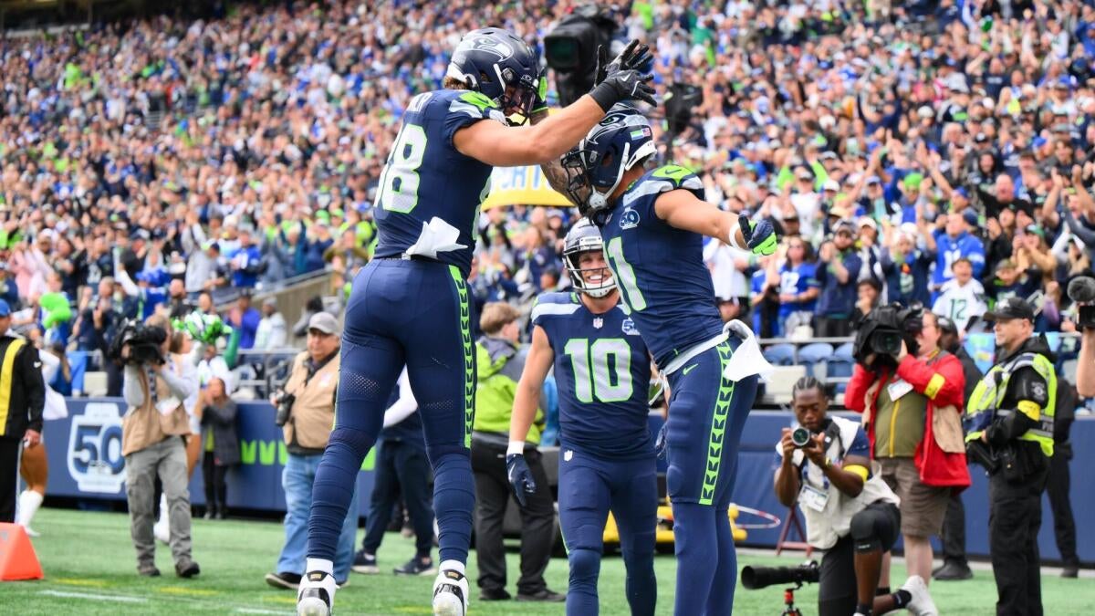 Week 12 NFL picks, predictions, best bets today from self-learning AI