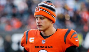 Bengals QB Joe Burrow on the sideline
