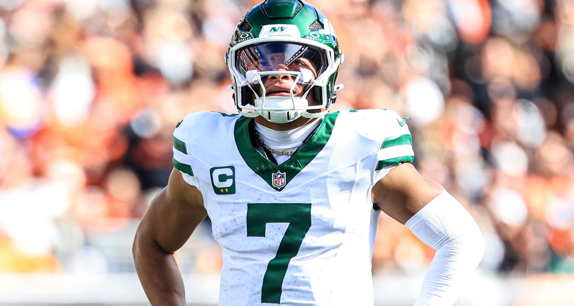 Aaron Glenn battles media about Jets' starting QB once again