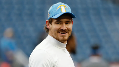 Will Justin Herbert play against the Pittsburgh Steelers tonight? Latest injury update on the Los Angeles Chargers' quarterback