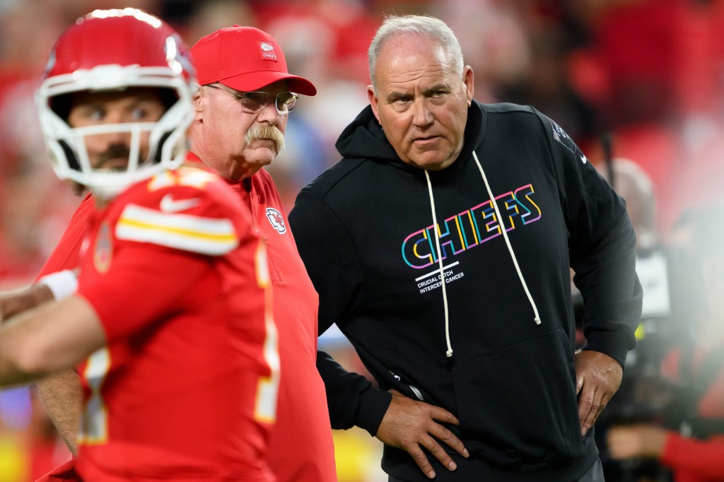 Kansas City Chiefs special teams coach Dave Toub and head coach Andy Reid (left)