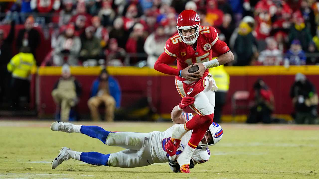 Chiefs' Patrick Mahomes expects 'great challenge' playing in Buffalo: 'They don't like us'