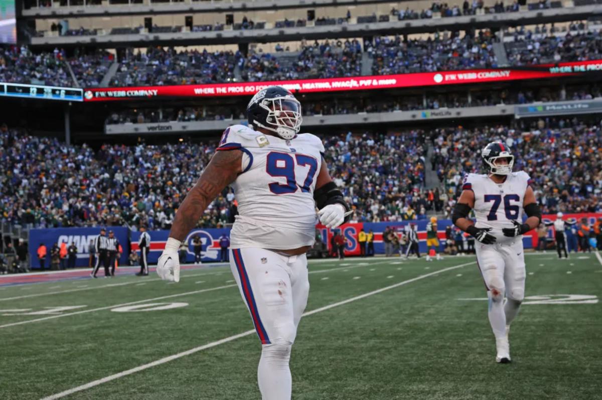 Injured Dexter Lawrence willing his way back into Giants lineup