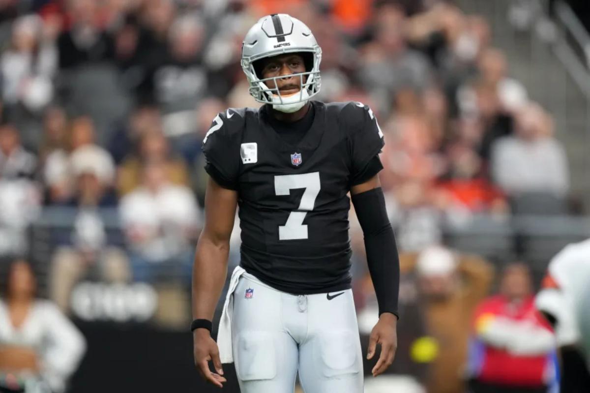 Geno Smith apologizes for 'poor judgement' gesture toward Raiders fans