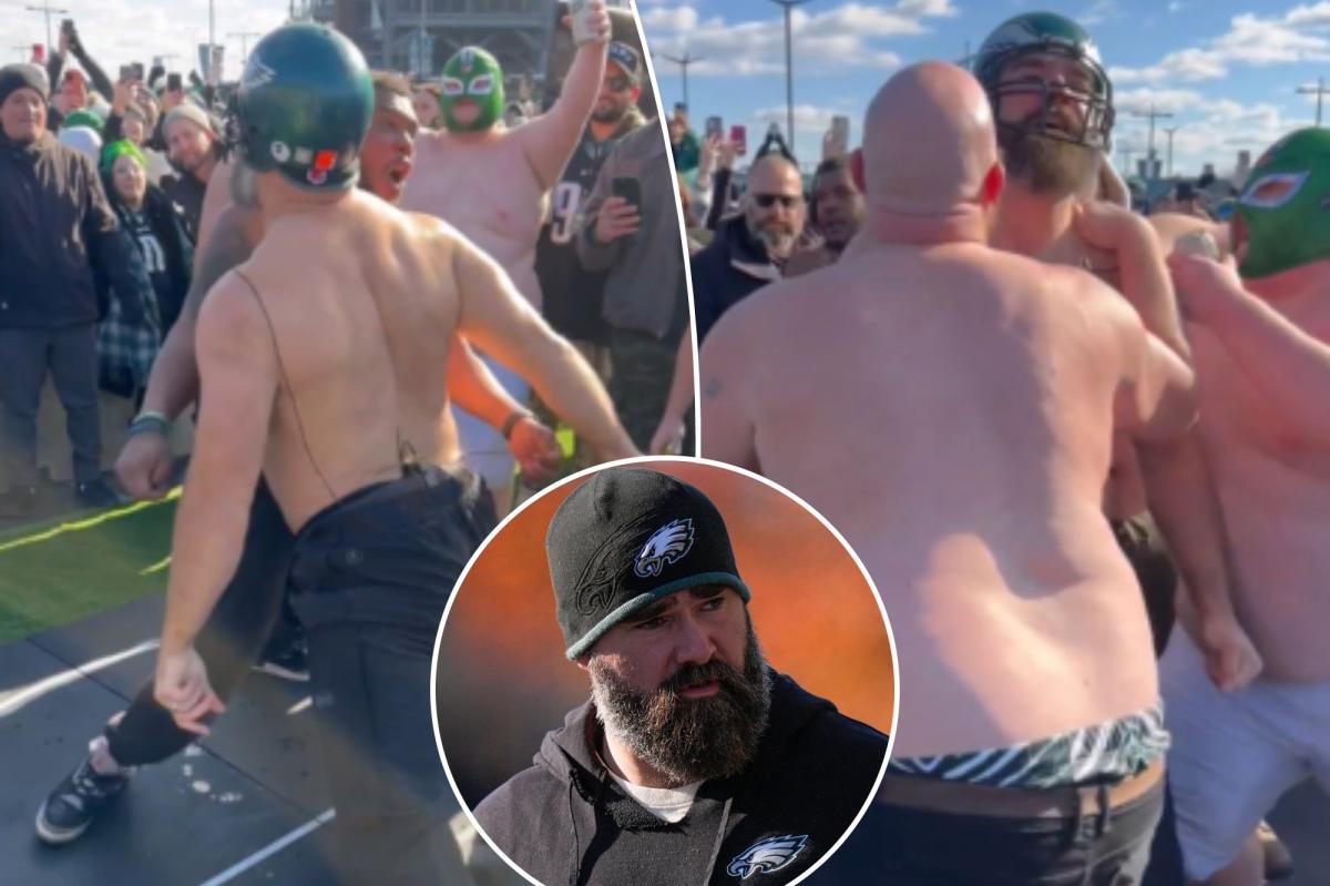 Shirtless Jason Kelce wins belly-bucking match in wild Eagles tailgate scene
