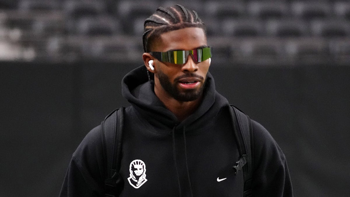 Shedeur Sanders enters Allegiant Stadium