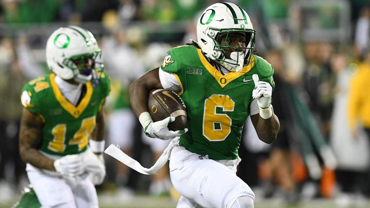 The Six Pack: Picks for USC-Oregon, Oklahoma-Missouri and lock of Week 13