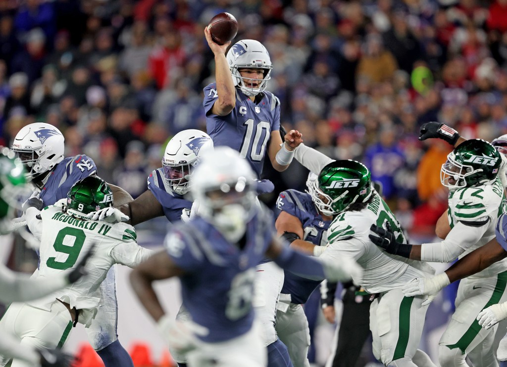 Patriots teammates, crowd back Drake Maye's MVP case in win over Jets