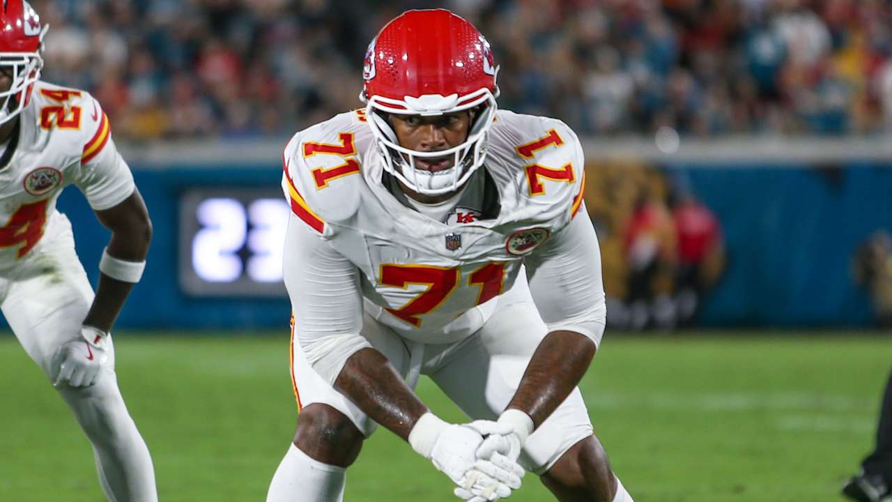 Chiefs LT Josh Simmons happy to be back after sudden four-game absence, declines to discuss reasons
