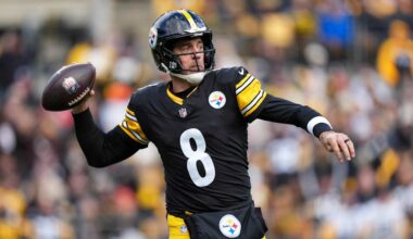 Steelers QB Aaron Rodgers suffers left wrist injury vs. Bengals, will be further evaluated Monday 