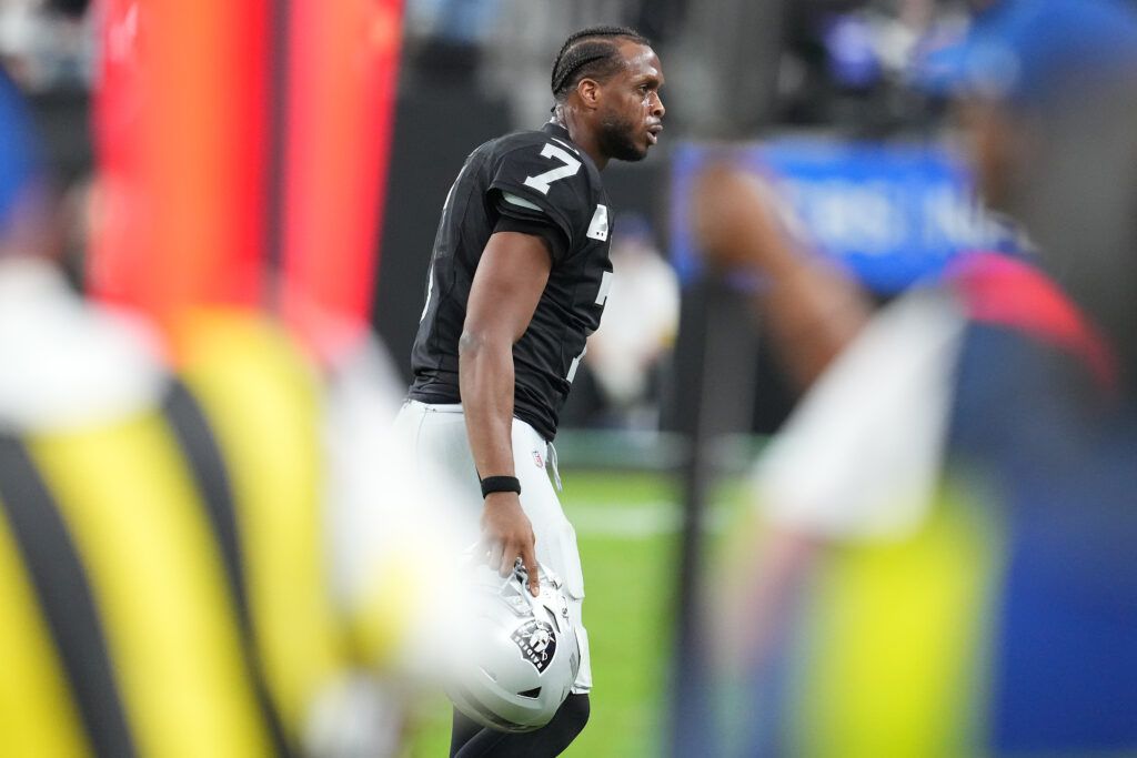 Raiders Predicted To Select 27-TD QB in 2026 NFL Draft After $75,000,000 Geno Smith Disaster