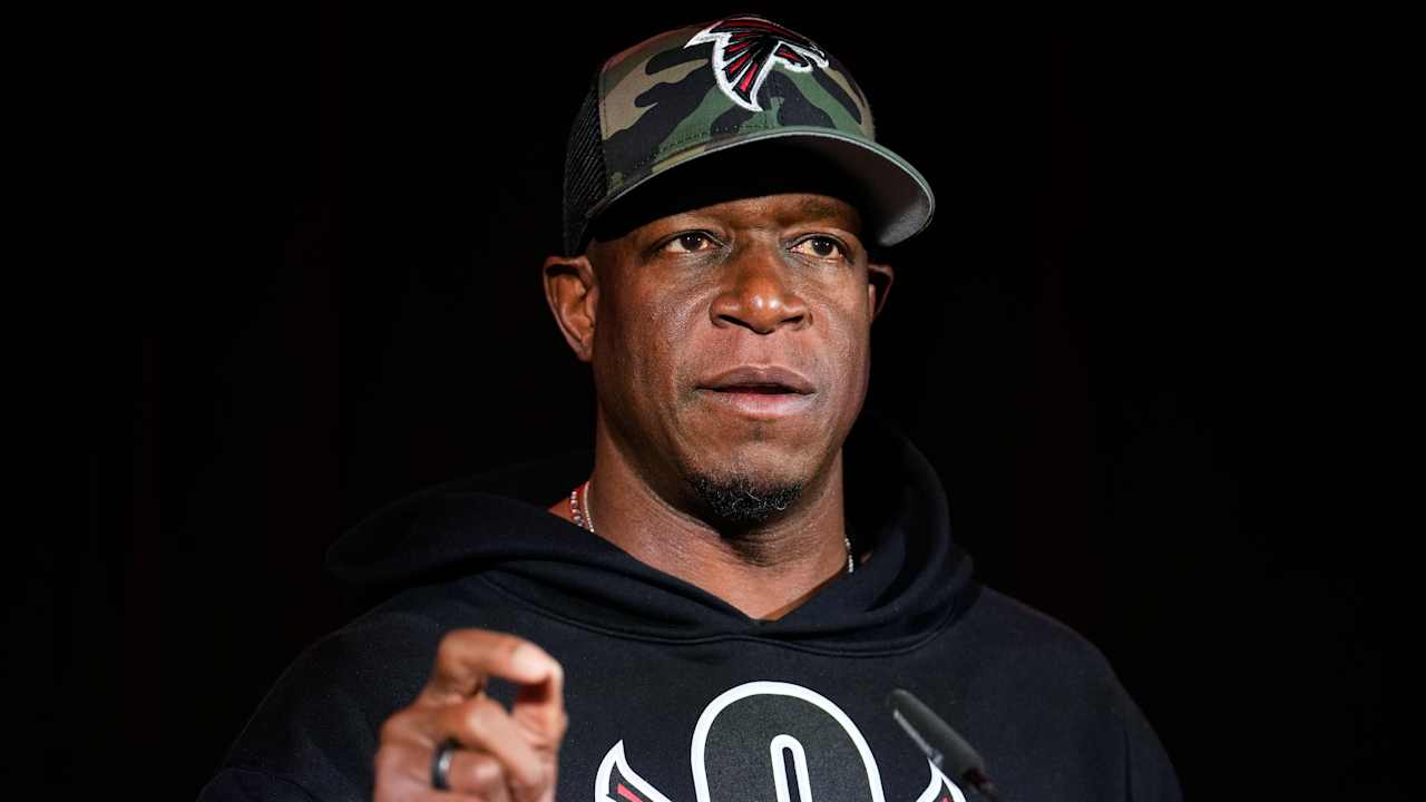 Falcons' Raheem Morris to show players video about Jesse Owens' feats at 1936 Berlin Olympics