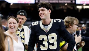 New Orleans Saints place kicker Charlie Smyth (39)