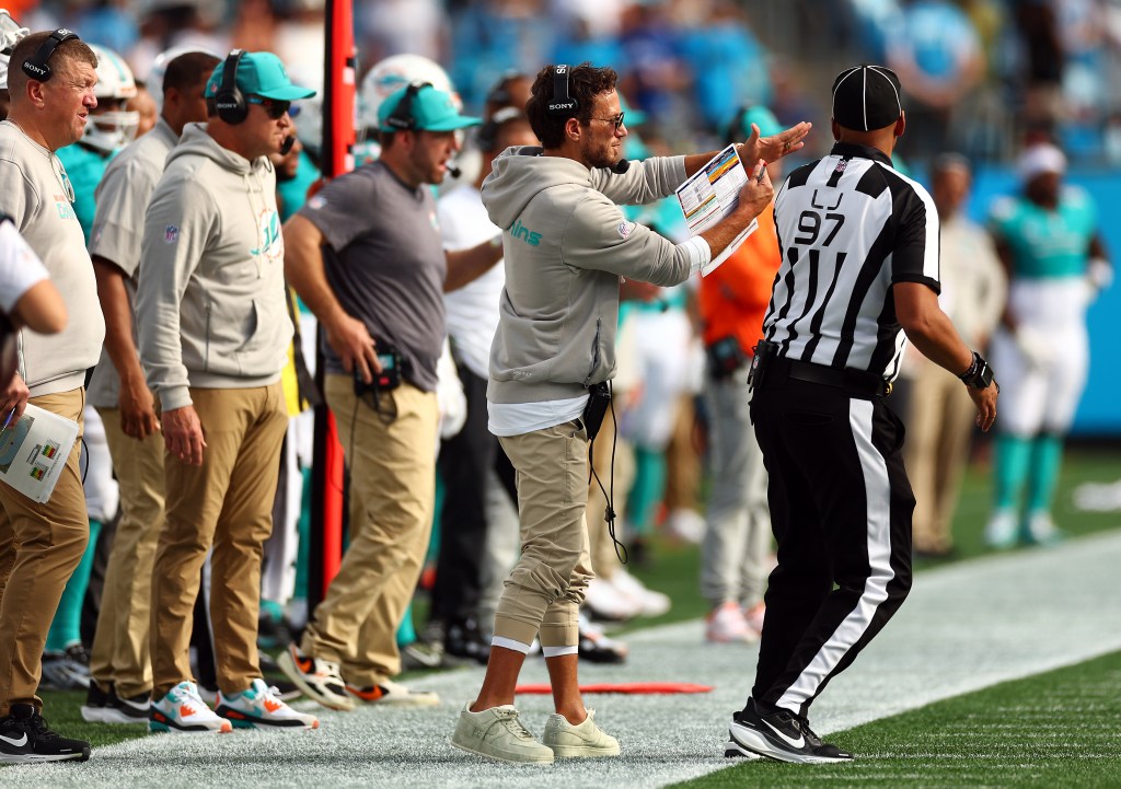 Does McDaniel stay if Dolphins finish 10-7?