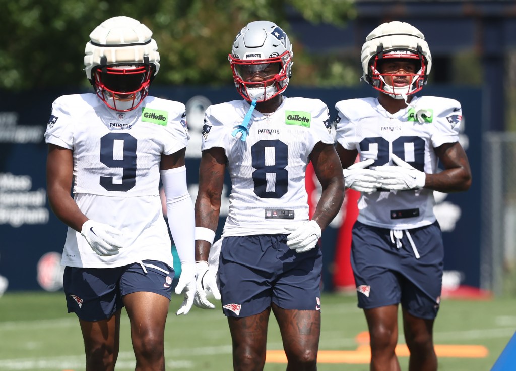 Patriots offense down 2 starters at Thursday practice before Buccaneers game