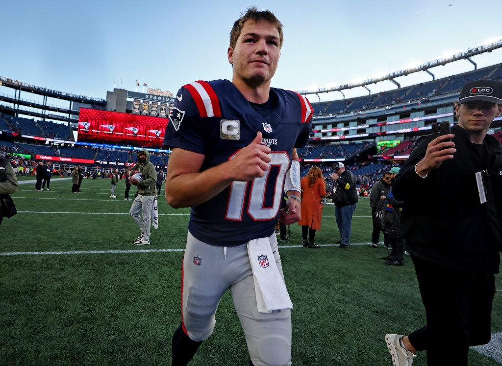 Patriots' cracks starting to show ahead of showdown in Tampa Bay