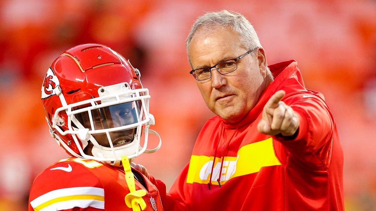 Tyreek Hill and Dave Toub