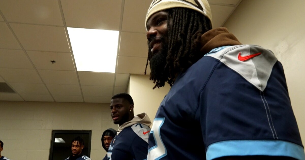 Titans rookies help feed Nashville families before Thanksgiving
