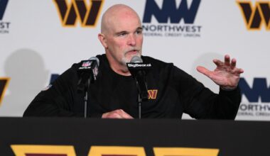 Quinn takes over Whitt's defensive duties with Commanders at 3-7