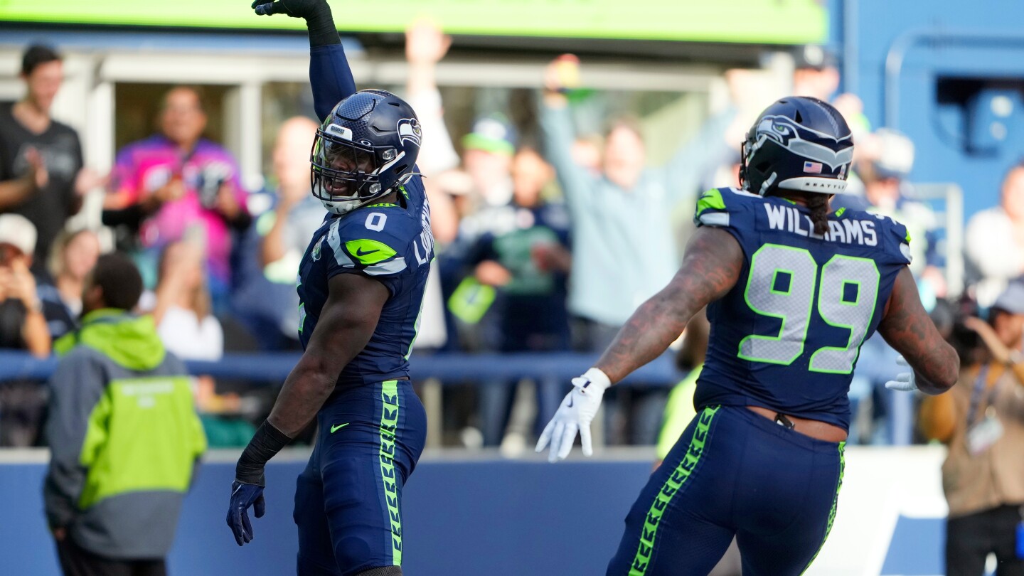 DeMarcus Lawrence scores 2 defensive TDs and Seahawks dominate Cardinals in 44-22 win