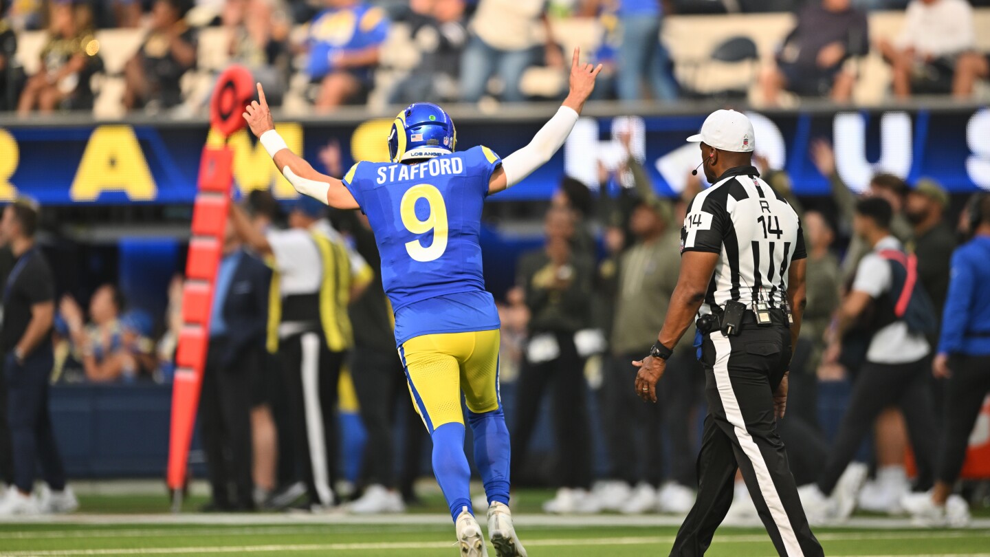 Matthew Stafford hits Davante Adams with 2 of his 4 TD passes while the Rams rout the Saints