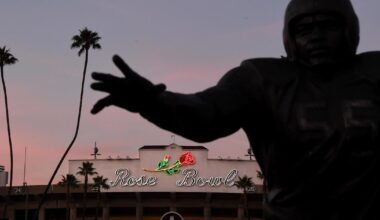 Should they stay or go? UCLA greats weigh in on the Rose Bowl debate