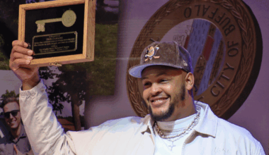 Buffalo Bills OT Dion Dawkins receives the Key to the City of Buffalo