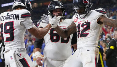 Texans corral high-scoring Colts, narrow AFC South race