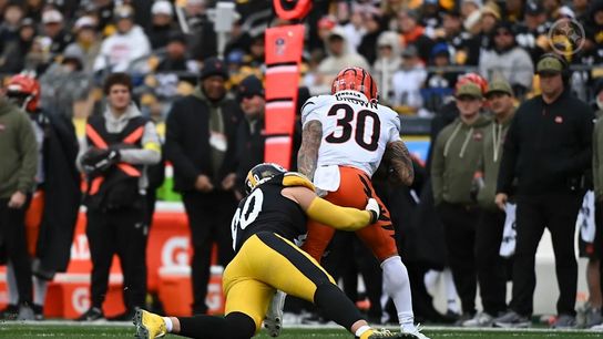 Steelers linebacker T.J. Watt (90) during a regular season matchup between the Pittsburgh Steelers and Cincinnati Bengals.