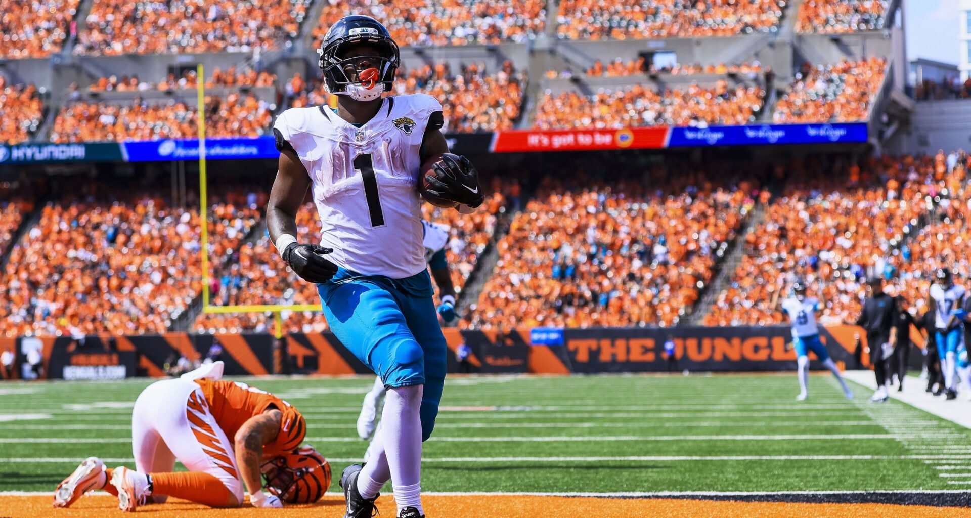 nfl picks Travis Etienne Jacksonville Jaguars predictions best bet odds