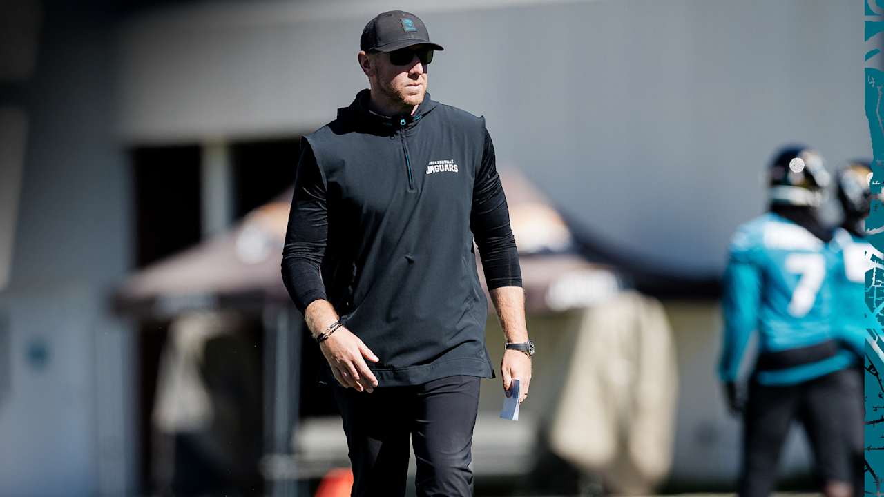 HC Liam Coen Gives Updates Ahead of Week 11 vs. Chargers