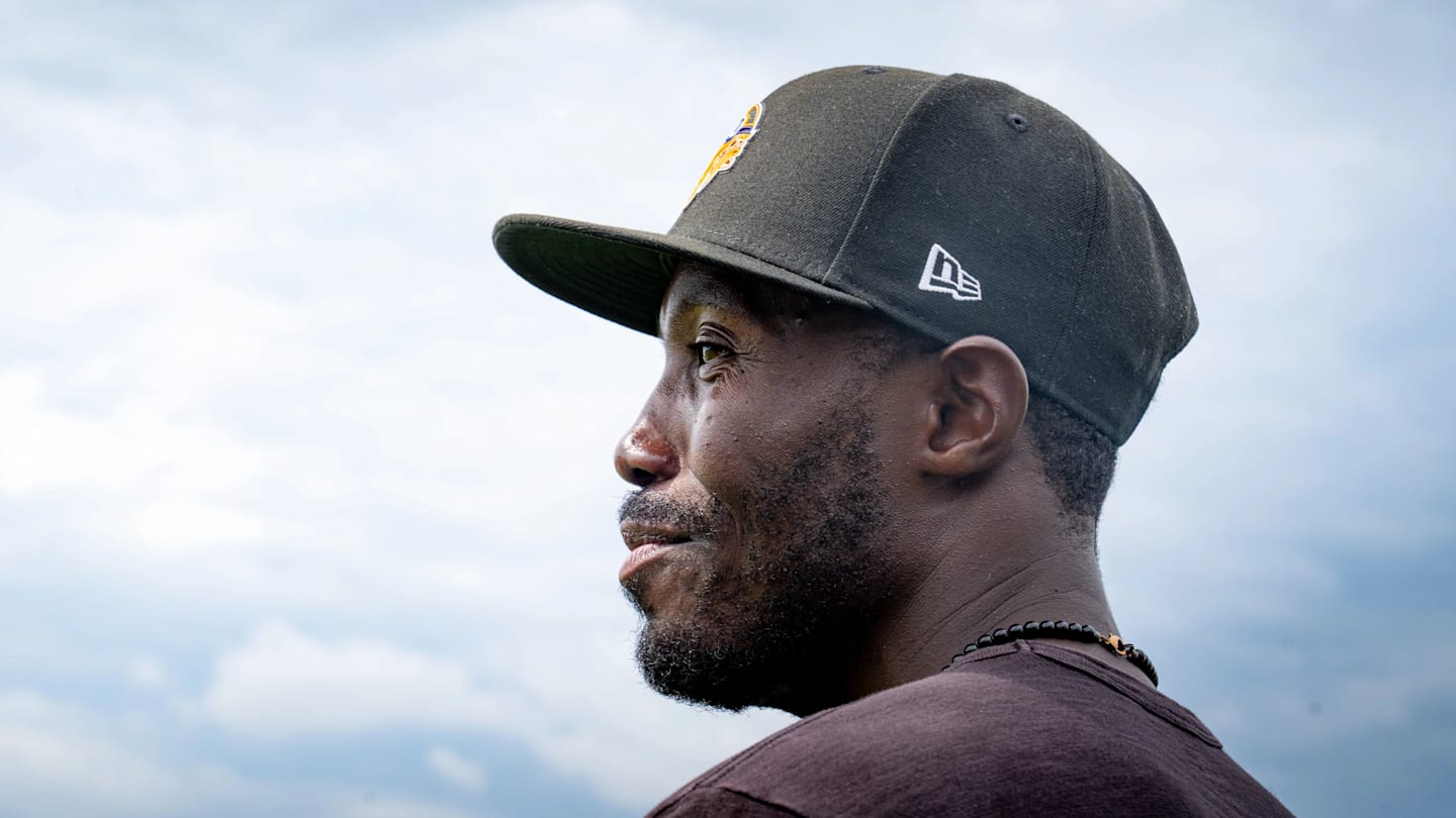 Could the Vikings-Commanders result decide Kwesi Adofo-Mensah’s future?