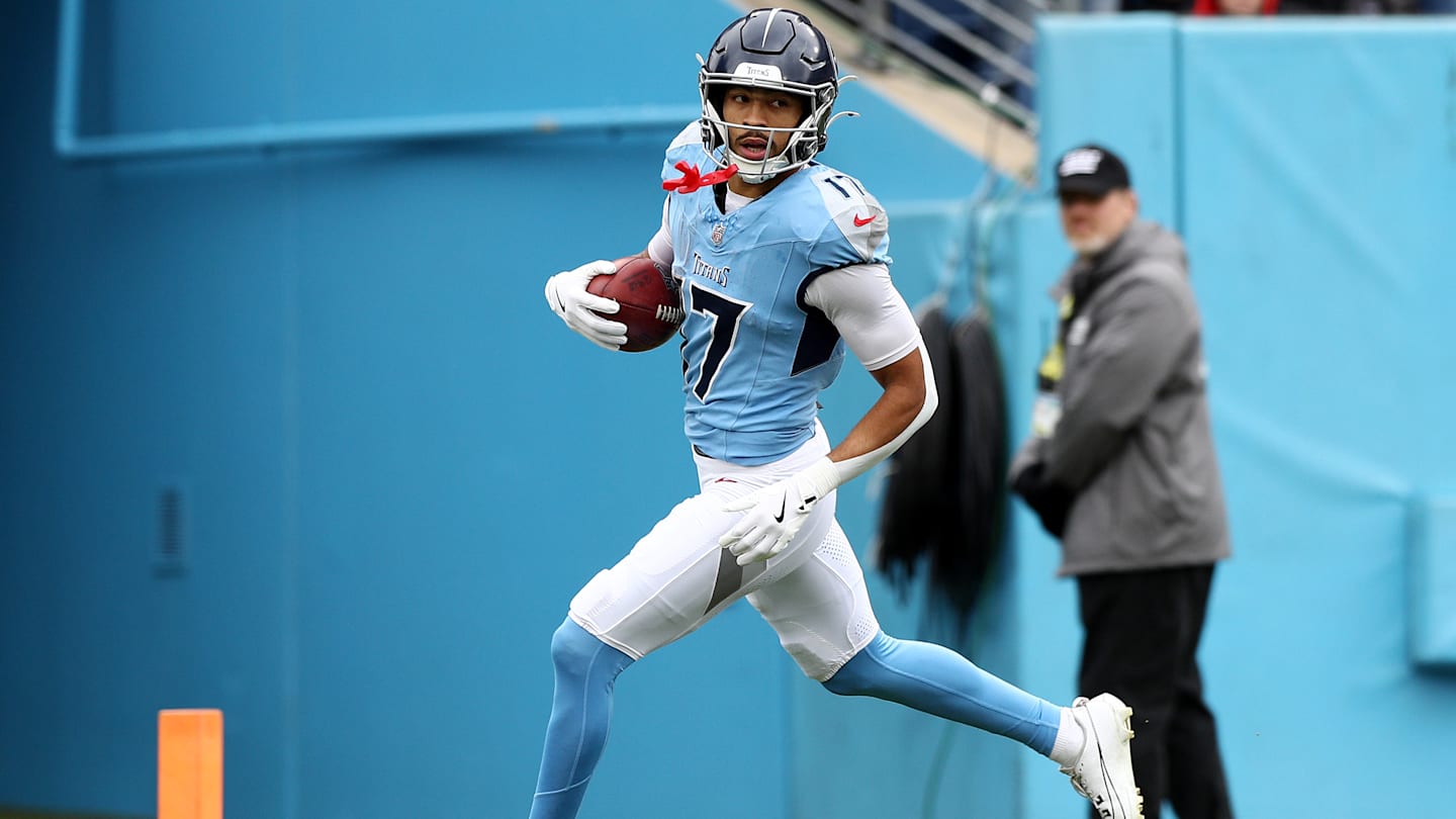 Los Angeles Chargers v Tennessee Titans