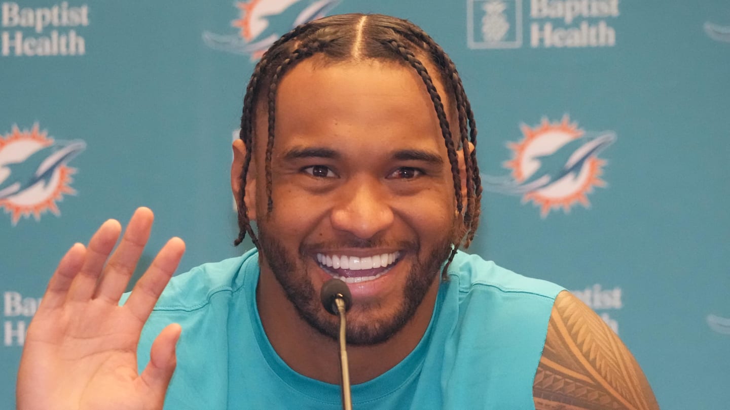 Miami Dolphins quarterback Tua Tagovailoa