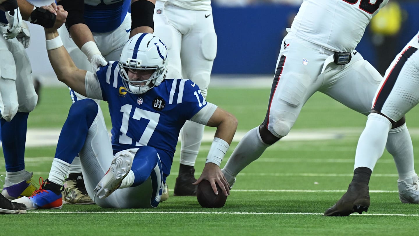 Colts' Daniel Jones’ Ranks Unsettlingly Low in Vital QB Stat
