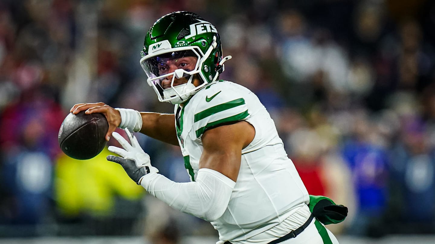 Jets QB Revolving Door Could Spin Once Again This Offseason