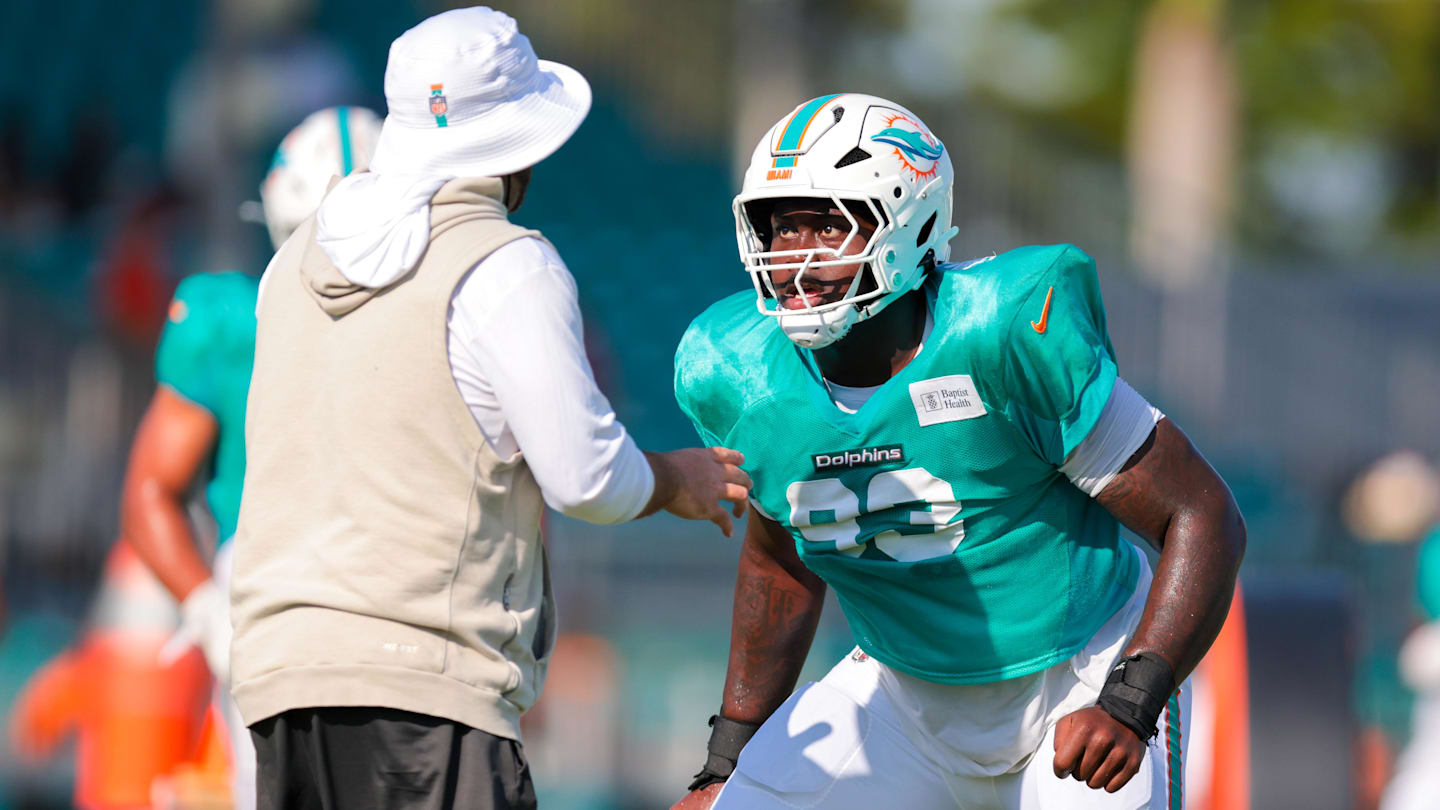 Miami Dolphins DC Explains Why Biggers Didn't Play Earlier