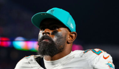 Miami Dolphins linebacker Jordyn Brooks