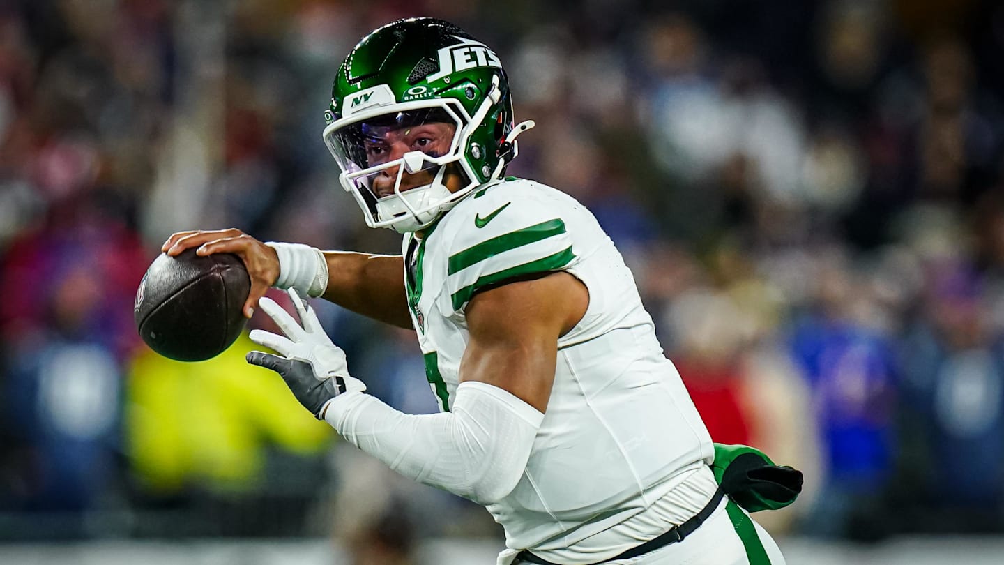 Jets Drop Crowded Injury Report With Justin Fields, Jermaine Johnson
