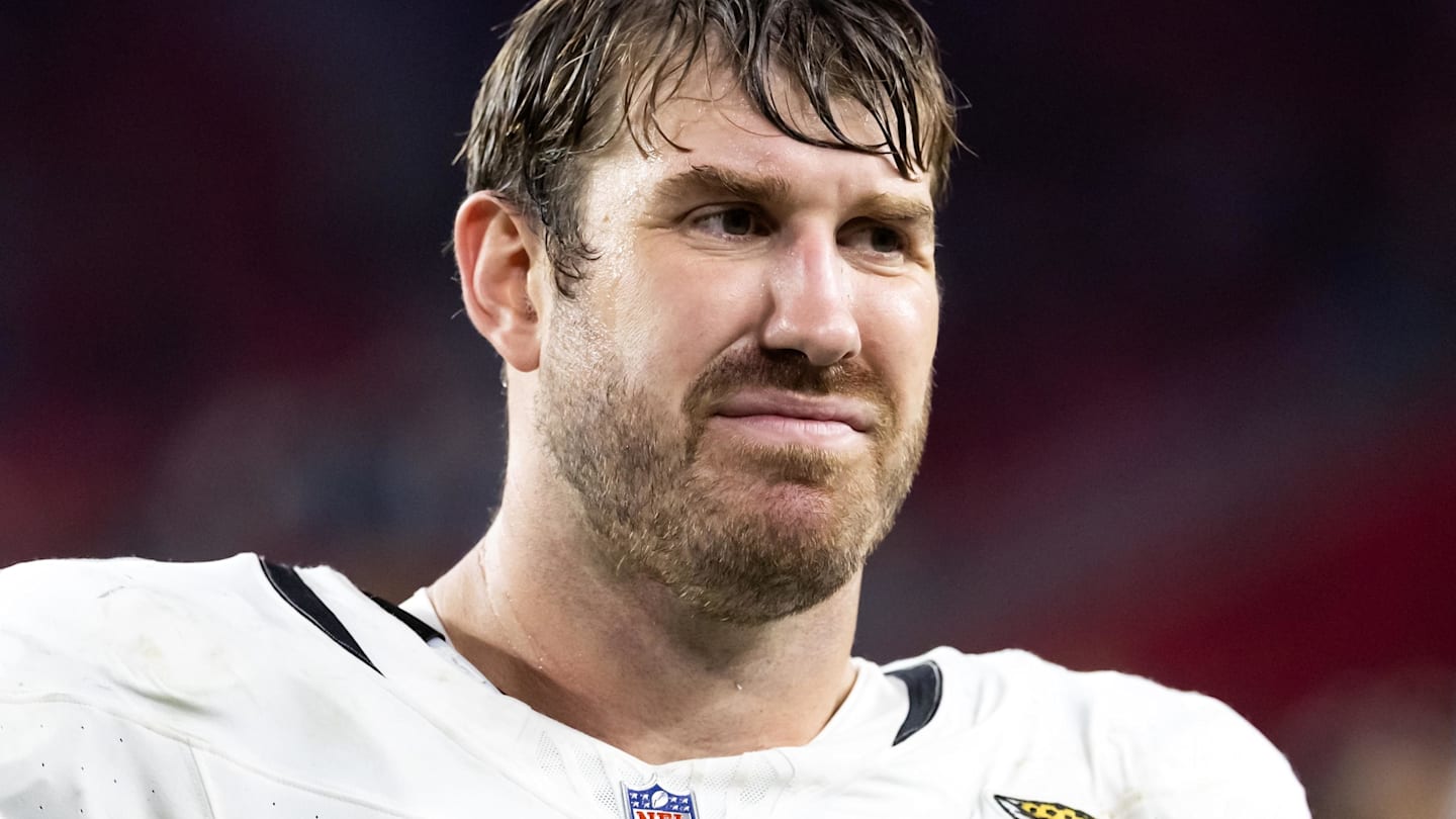 Nov 23, 2025; Glendale, Arizona, USA; Jacksonville Jaguars offensive lineman Walker Little (72) against the Arizona Cardinals at State Farm Stadium. Mandatory Credit: Mark J. Rebilas-Imagn Images