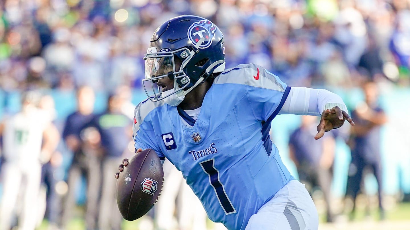 Titans Utilizing One Aspect of Cam Ward's Skillset vs. Browns