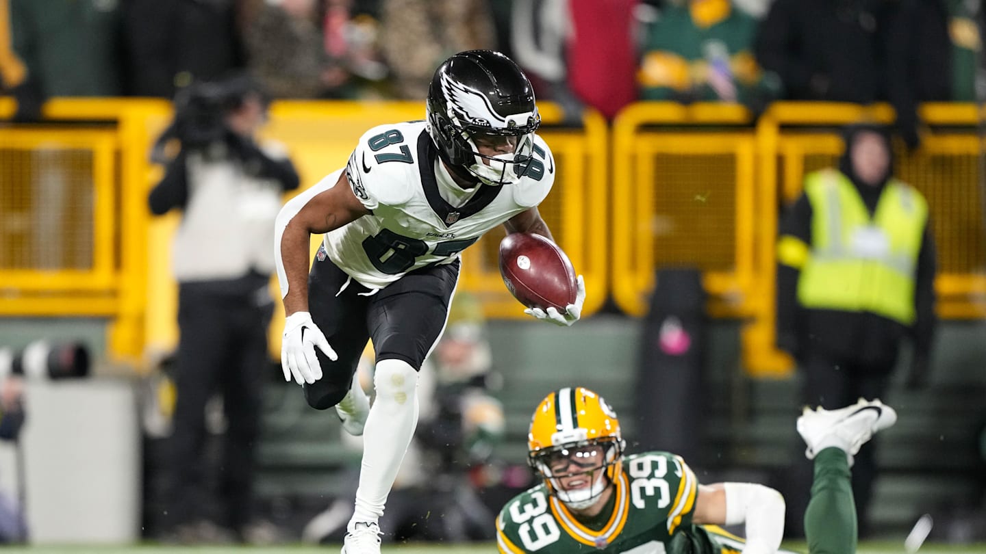 Eagles Waive Xavier Gipson; Open Up Roster Spot For Returning Starter