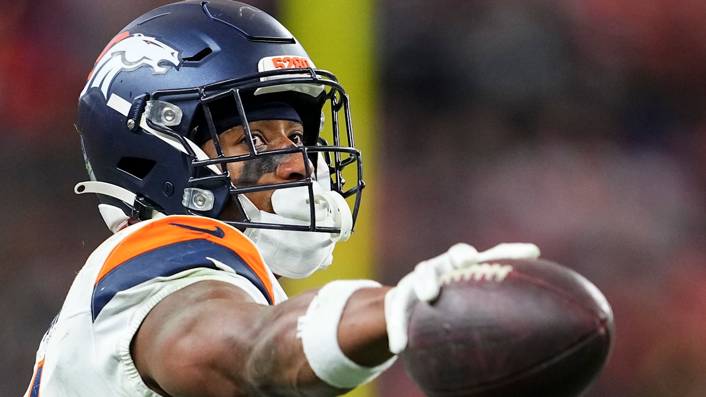 Denver Broncos v Las Vegas Raiders - NFL 2025